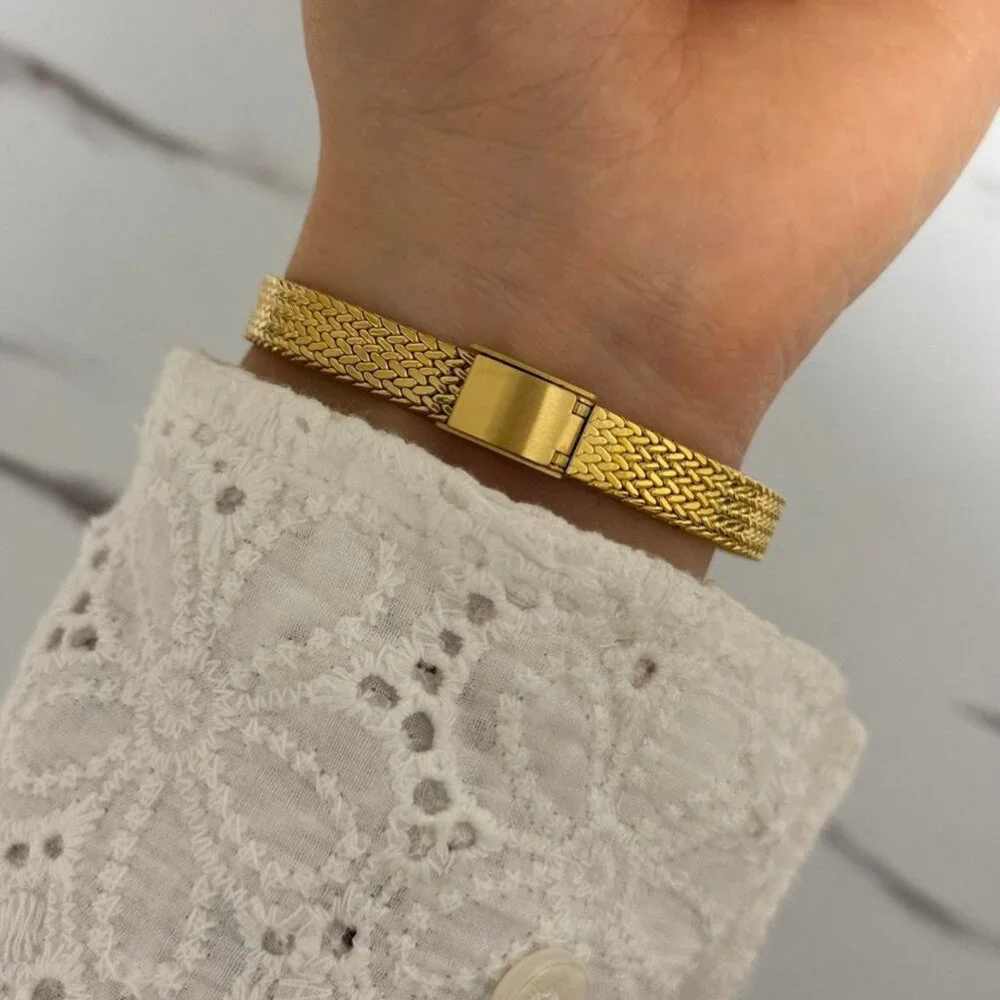 Sku0453 Retro Gold White dial Women Casual Bracelet Oval‎ Watch + gift bag